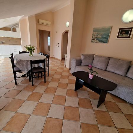 Villa Rouge Crikvenica Exterior foto